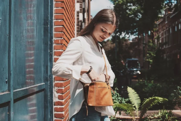 The Chesterfield Brand Borsa A Tracolla In Pelle Cognac River - immagine 6