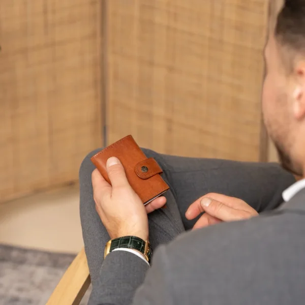 The Chesterfield Brand Portafoglio In Pelle Cognac Serie Novum Larino - immagine 5