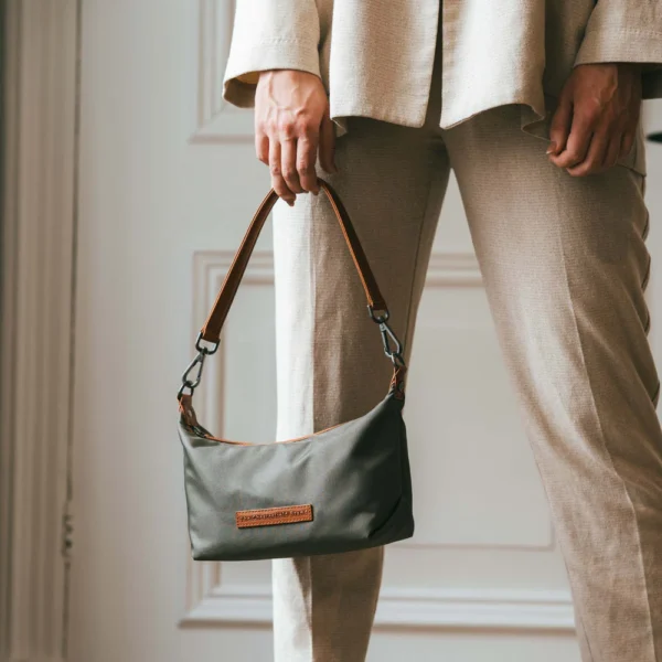 The Chesterfield Brand Borsa A Tracolla In Pelle Verde Acciaio Lovund - immagine 5
