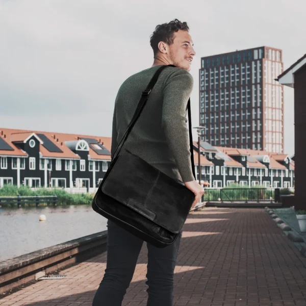 The Chesterfield Brand Borsa Porta PC In Pelle Nero Richard - immagine 2